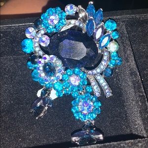 Beautiful brooch brand new!!!